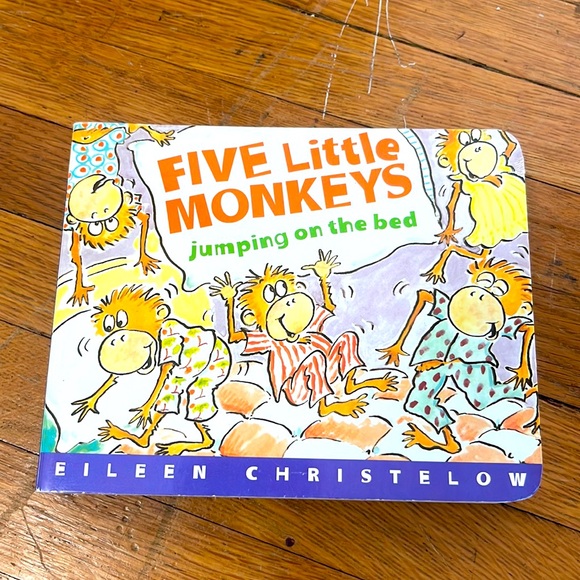 Five Little Monkeys 🙈 🙉 🙊 jumping on the bed vintage kids board book - Picture 1 of 9